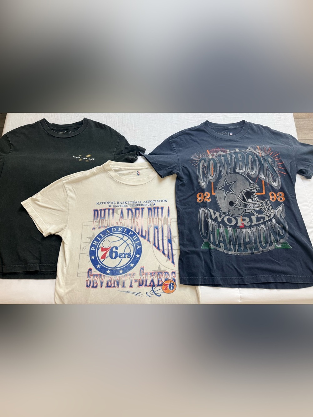 Abercrombie & Fitch men’s lot set of three (3) T-shirts
